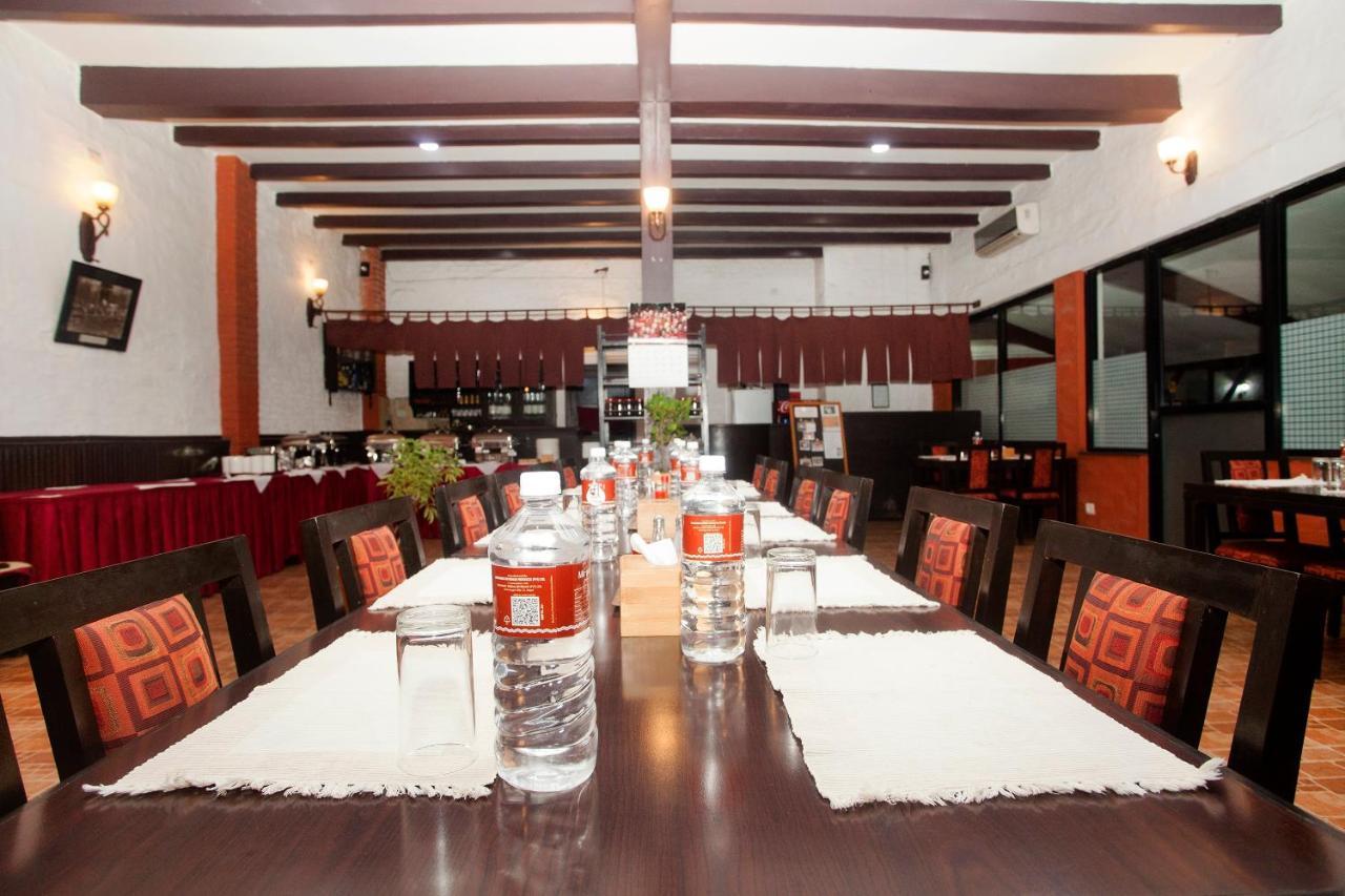 Oyo 738 Hotel Kaze Darbar Kathmandu Exterior photo